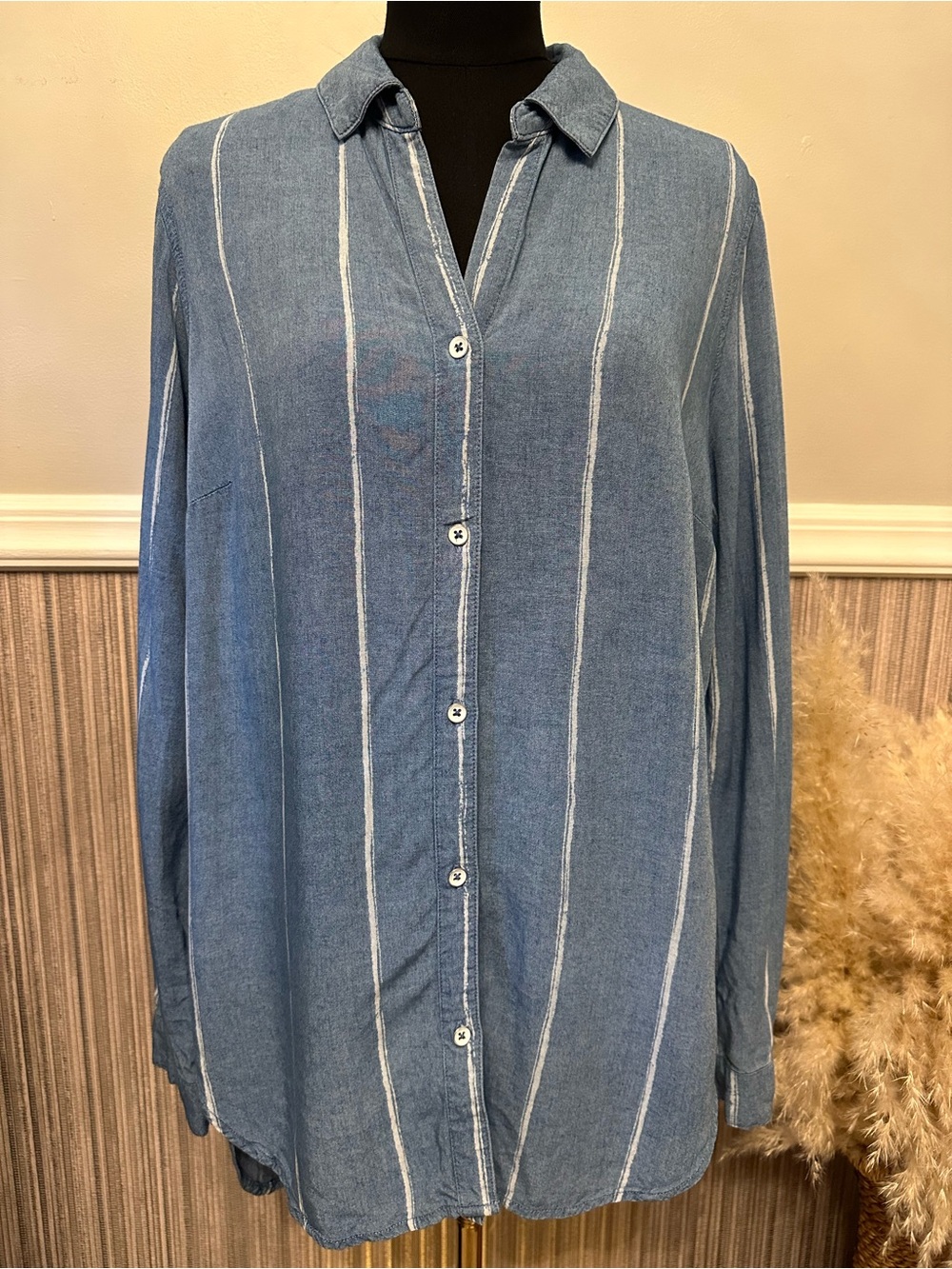 Chelsea & Theodore Blue Striped Rayon Button Front Tunic Blouse Womens Medium